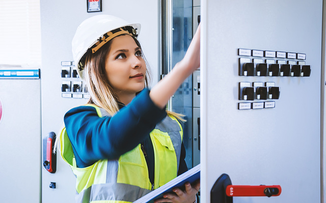 Mittel­spannungs­anlagen bei JA Erneuerbare Energien GmbH in Hollfeld